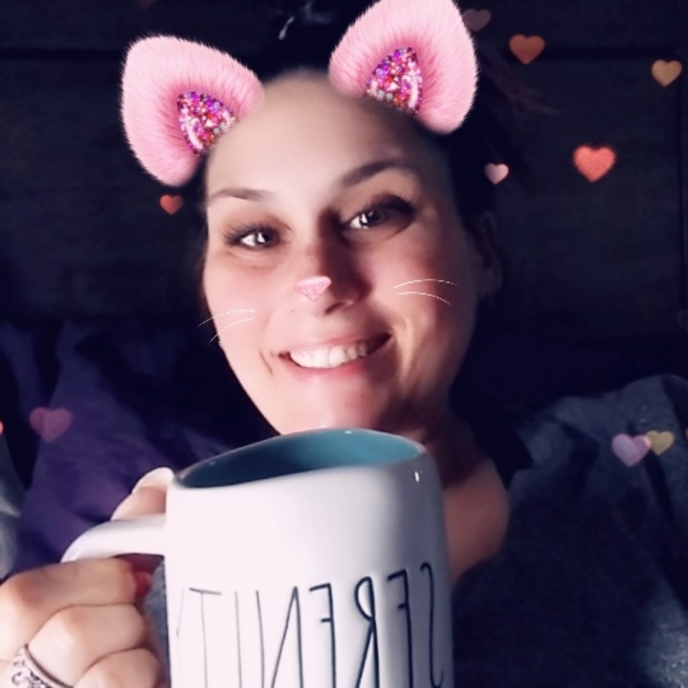 Meet your Posher, Felicia